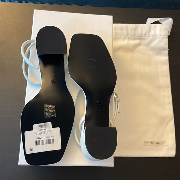 The Row Kate Sandal Low Heel - Picture 2 of 5